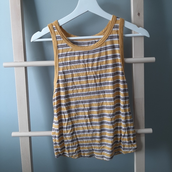 Cute AE tanktop - Picture 1 of 3